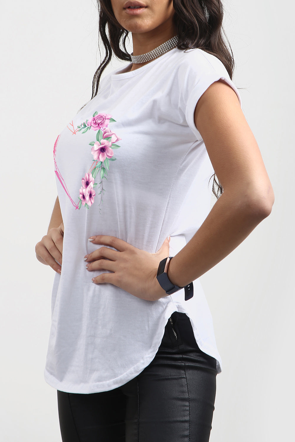 Selena Floral Heart Curved Hem Basic Top