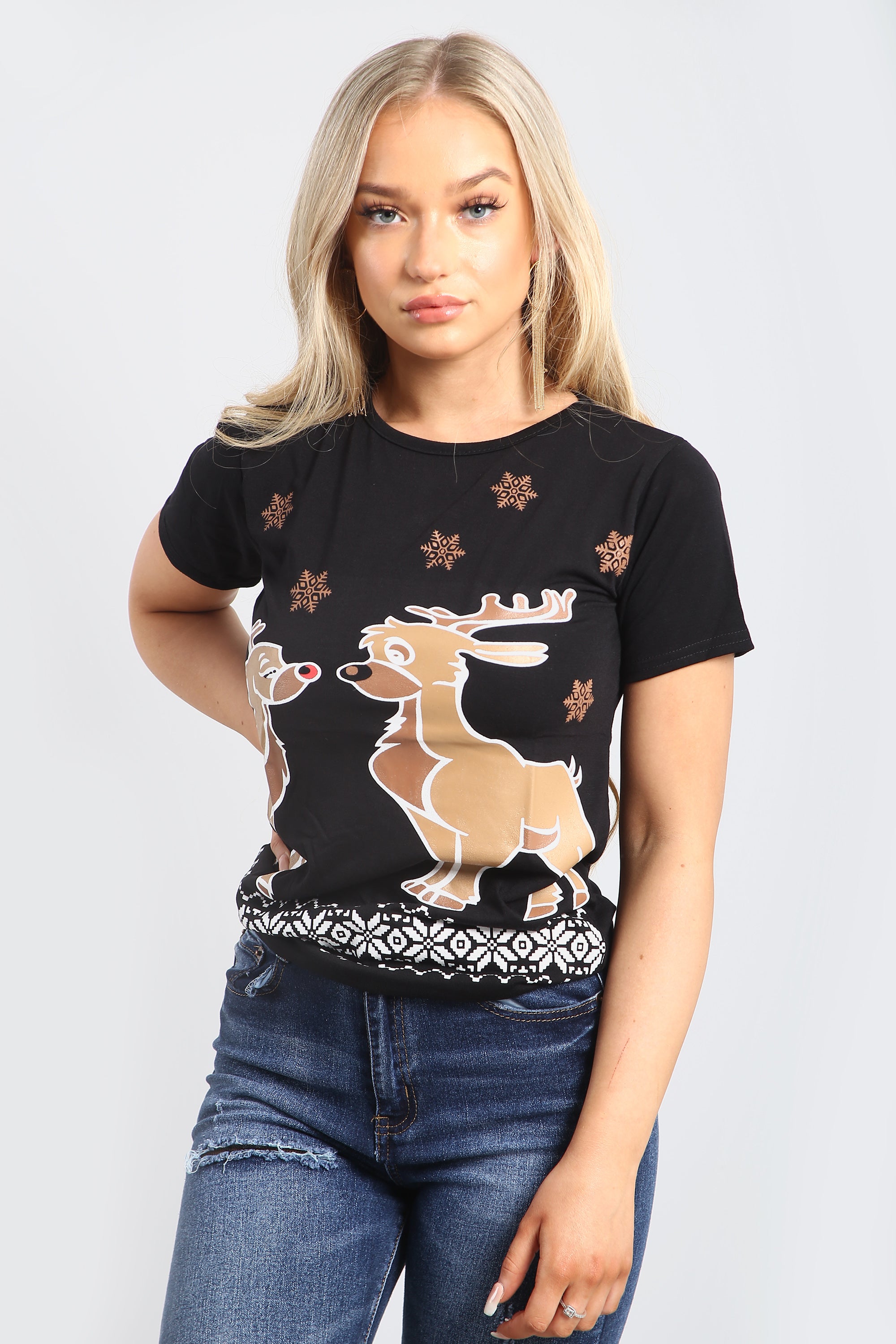 Lily Christmas Kissing Reindeer Snowflakes T-Shirt