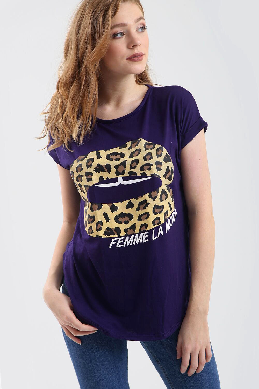 Graphic Print Lips Curve Hem Tshirt - bejealous-com