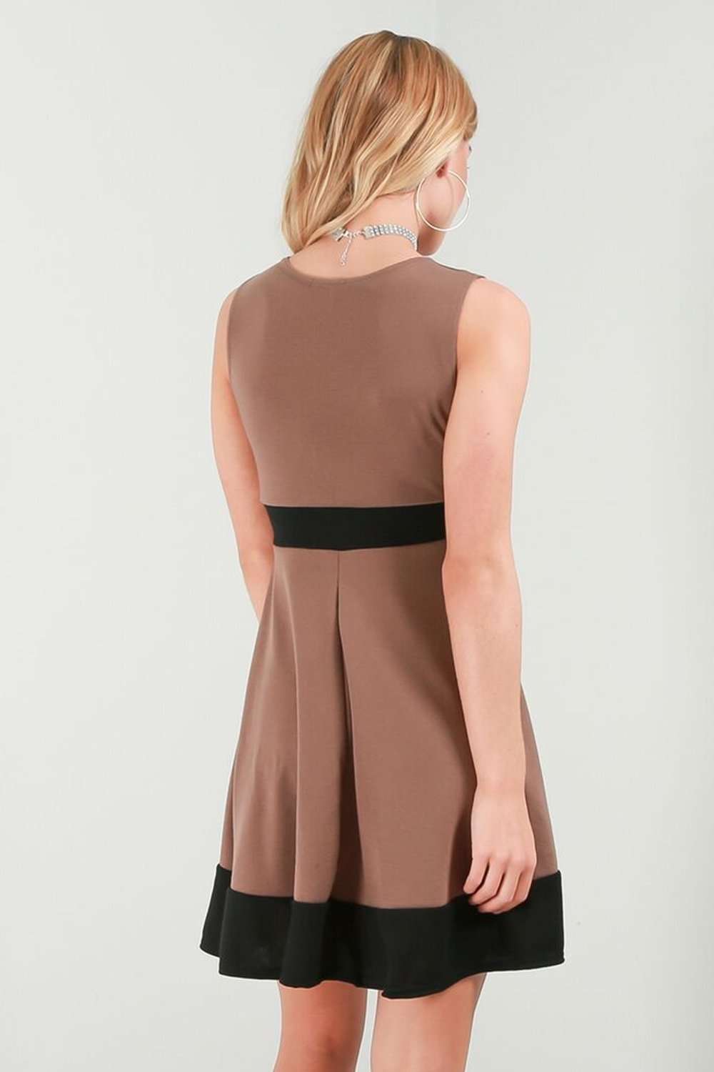 Sarah Sleeveless Contrast Panelled Skater Dress - bejealous-com